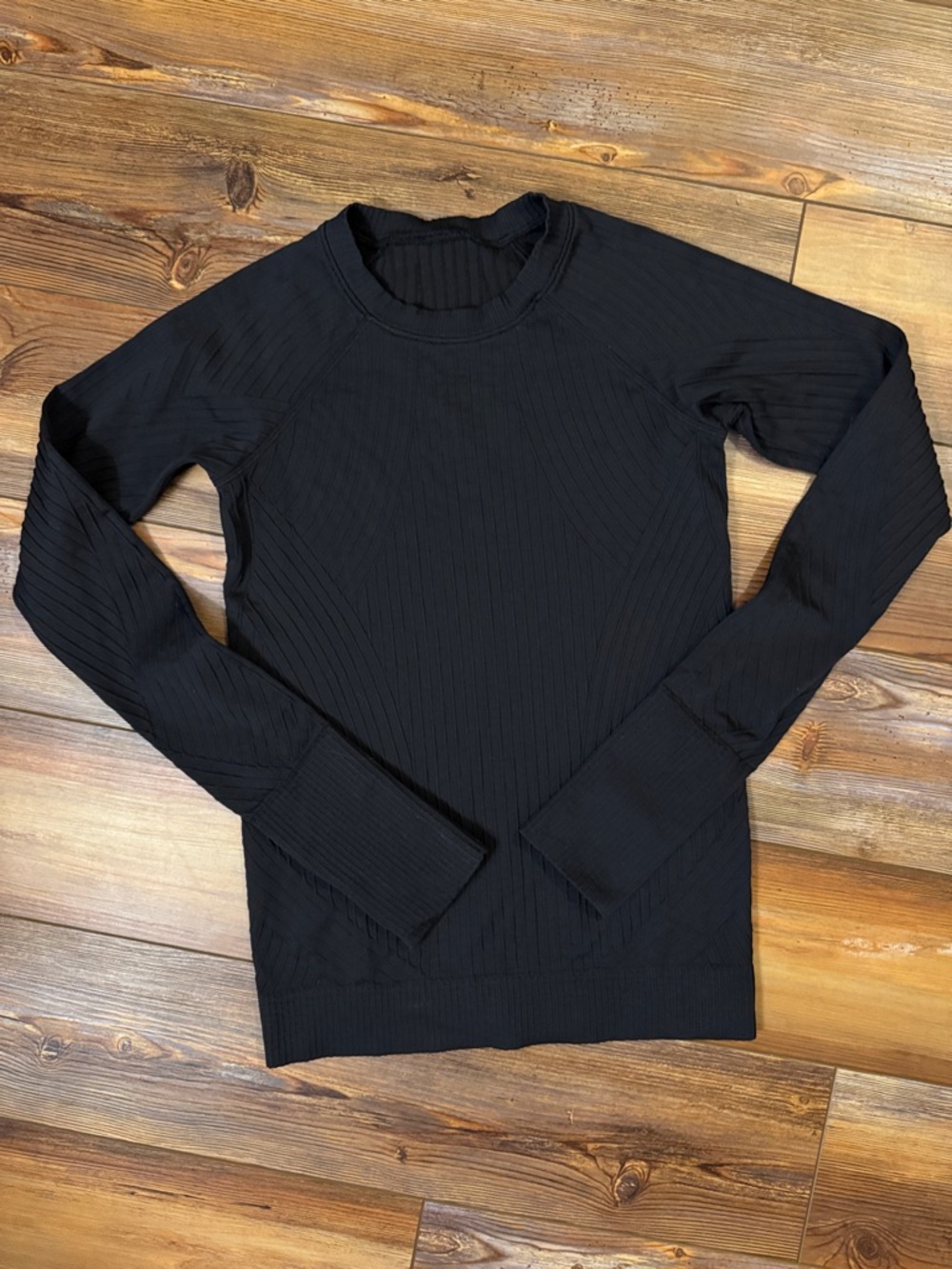 Lululemon Black Long Sleeve Ribbed Athletic Top Fitted Yoga crew neck